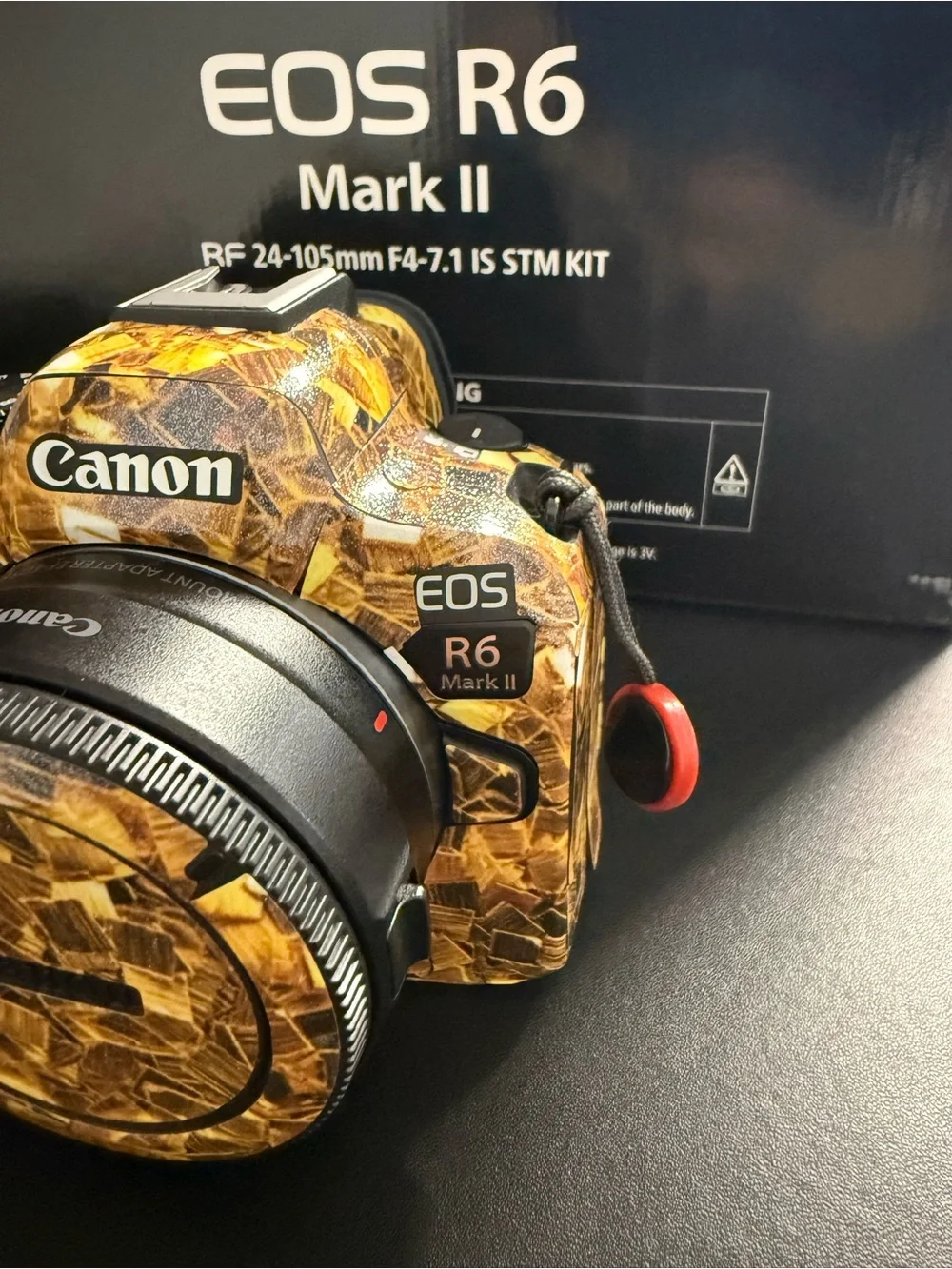 Canon EOS R6 Mark II Camera lens Canon RF 24-105mm KIT. Camouflage Brown/Yellow